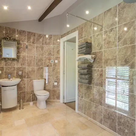 Sleeps 10 Wifi * Courcerac