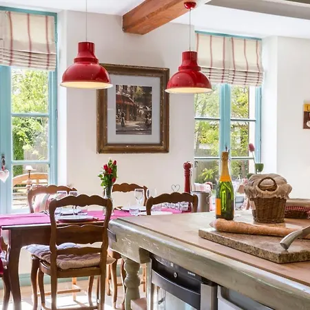 Sleeps 10 Wifi Courcerac